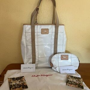Auth Salvatore Ferragamo White Tote Bag + MU Pouch. Pre-owed